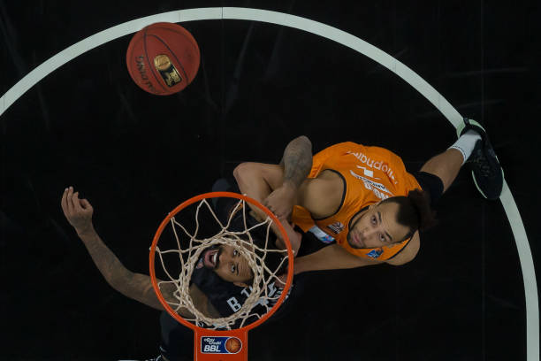 国内球迷守 国内球迷守